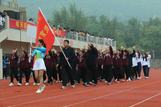 我院领导、老师与学生方阵(1)